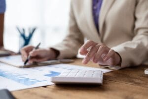 difference between management accounting and financial accounting