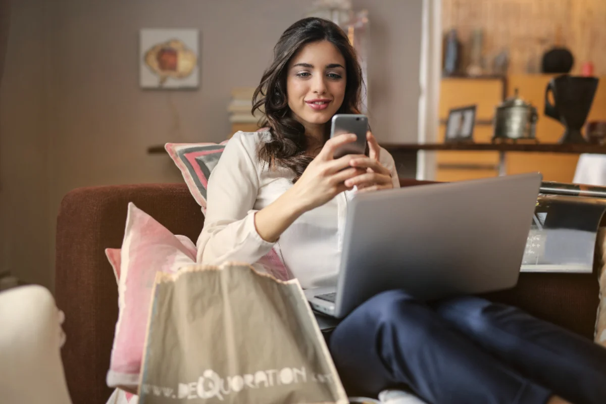 Business owner making online purchases that can qualify for input tax credits